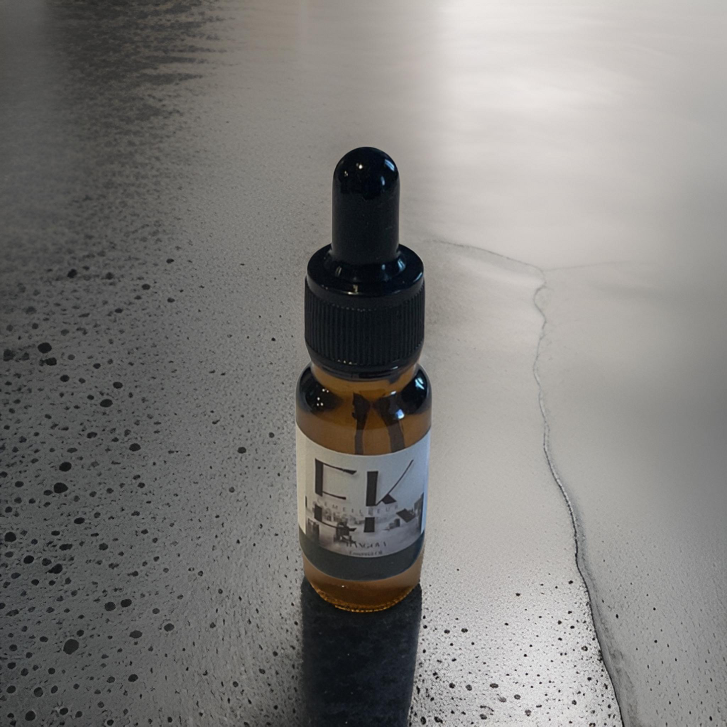 HANG OVA "Ozone Amber"